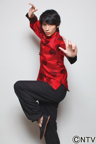 Cast03